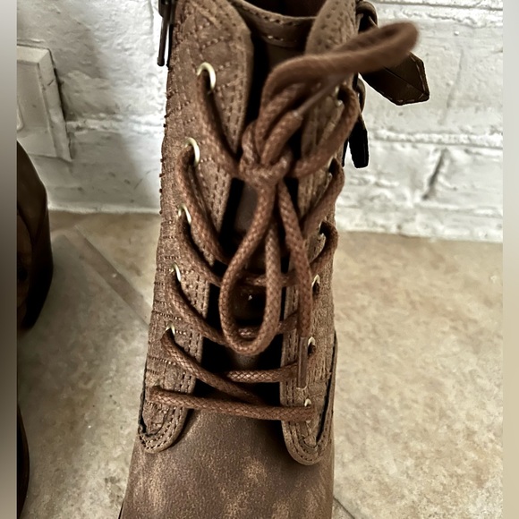 Roxy Womens Vargas Low Brown Buckle Cuban Heel Boots, Size 6, NEW - Picture 9 of 14